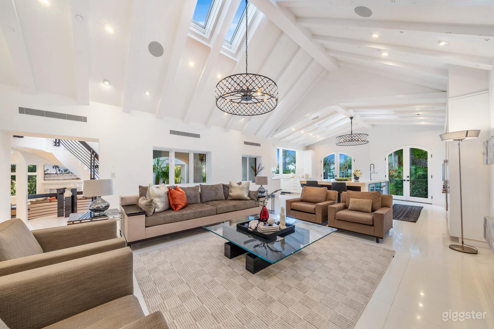 European-Style Estate w/ Sweeping City Views Photo 2