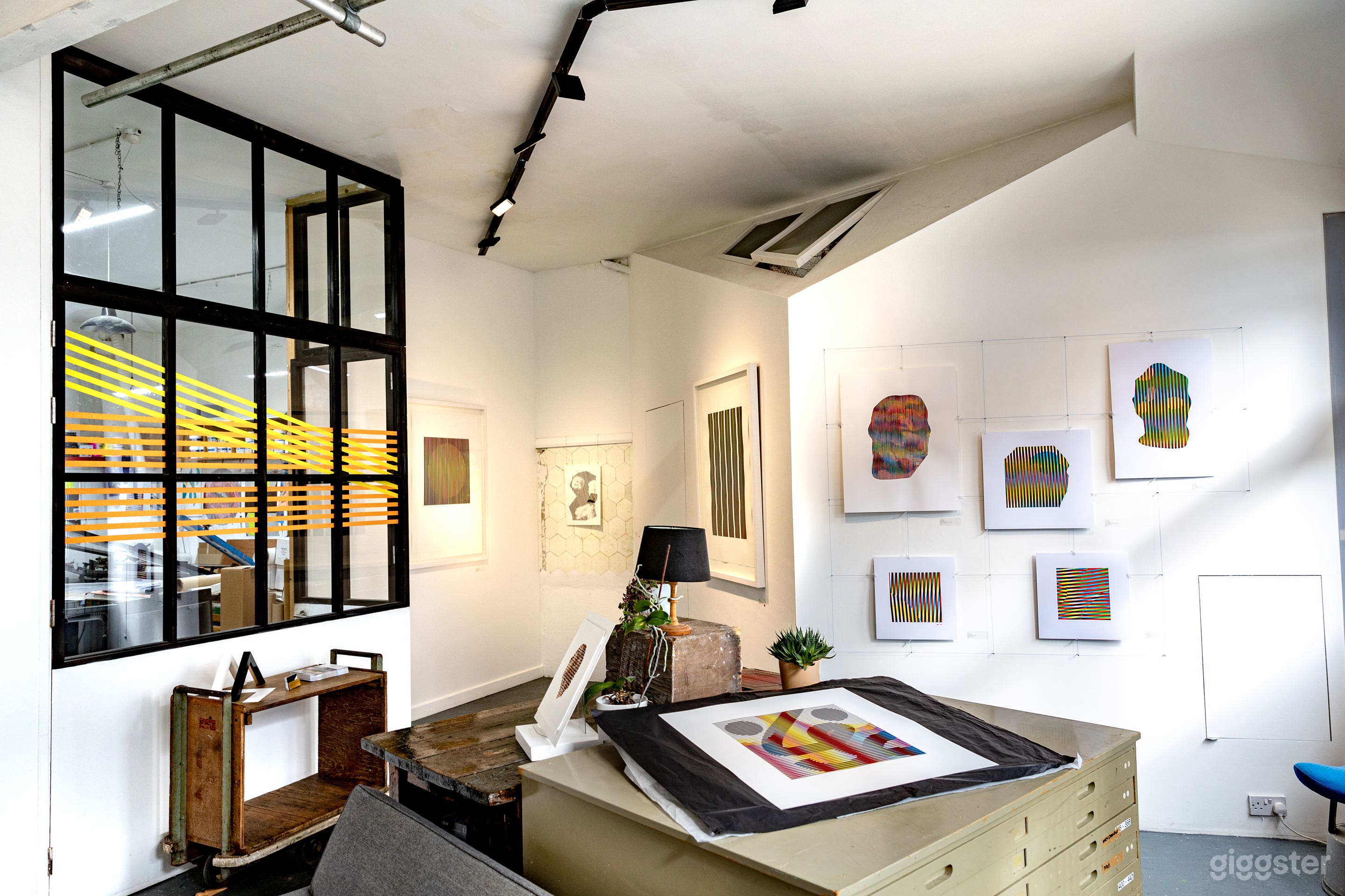 Gallery from the main access to the building from the street level.