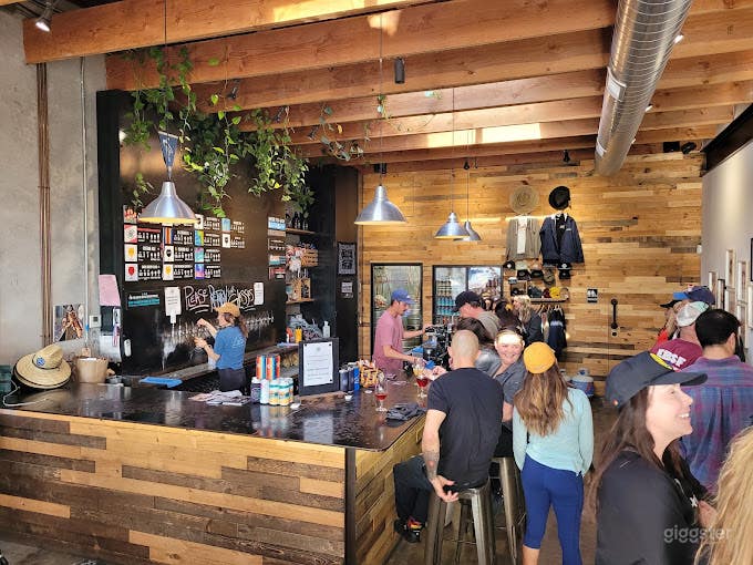 Local Craft Brewery & Tasting Room in Encinitas 