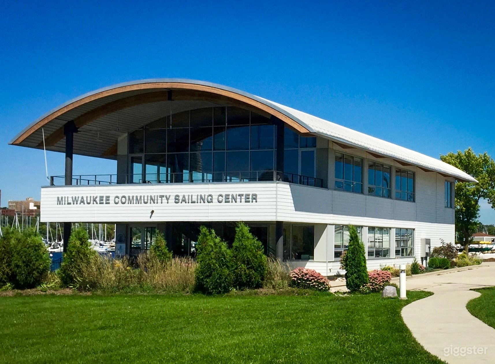 Breathtaking Lakefront Event Space Photo 3