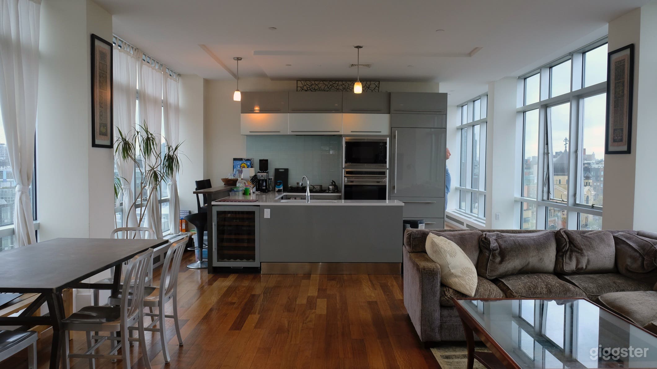 Modern 3BR Penthouse in Brooklyn Photo 1