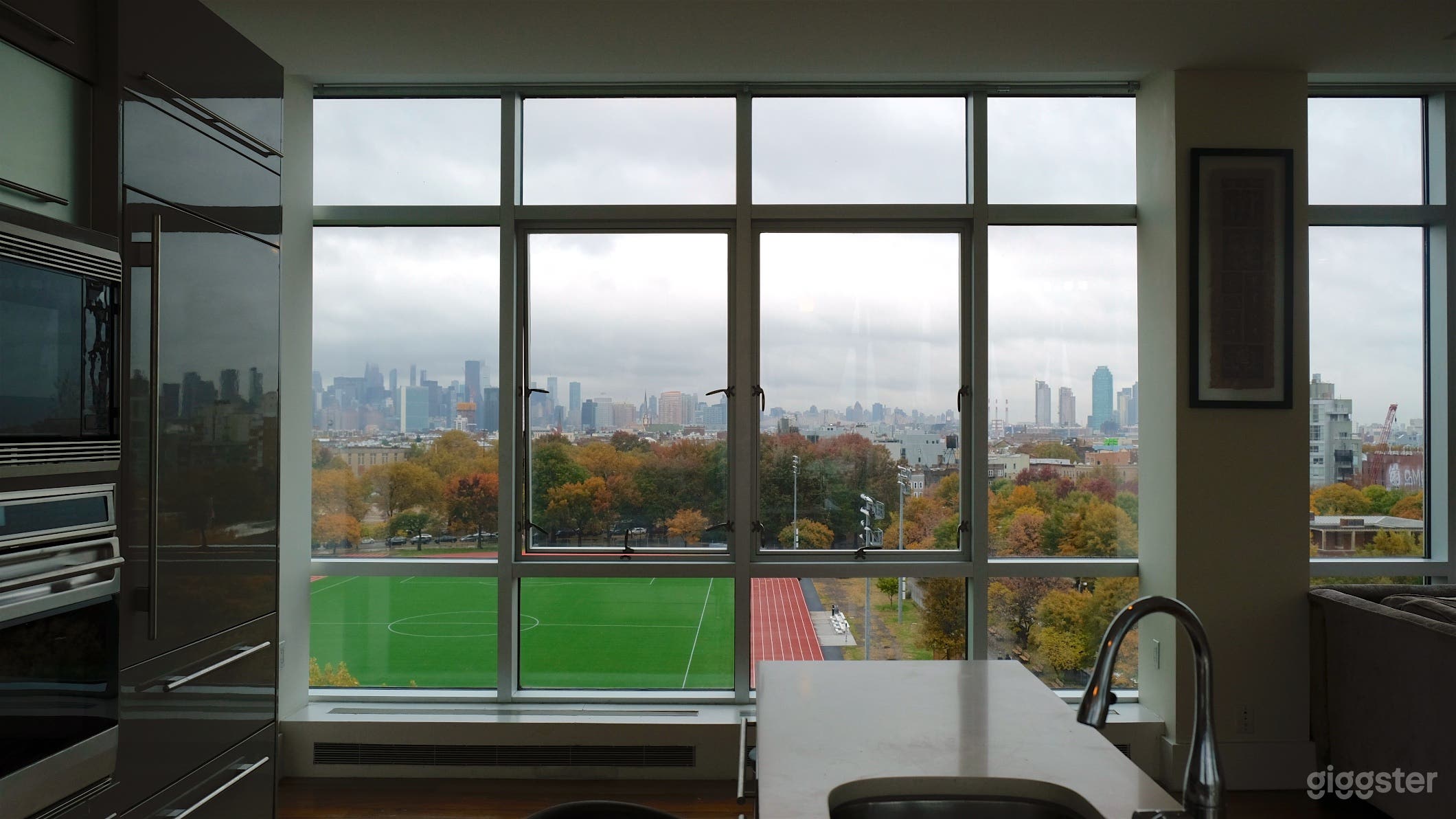 Modern 3BR Penthouse in Brooklyn Photo 2