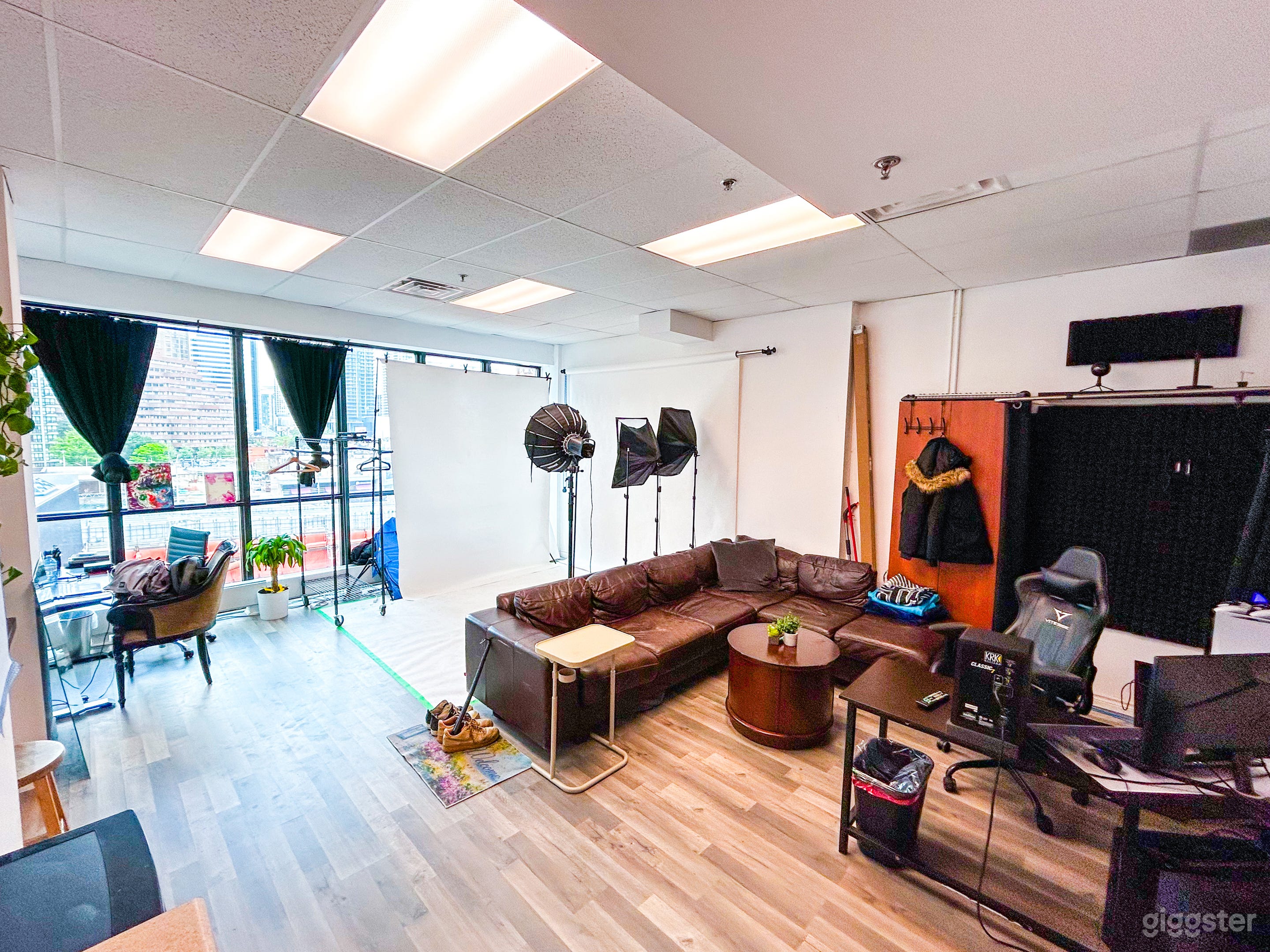 Creative Studio Space: Music &amp; Photography Photo 2