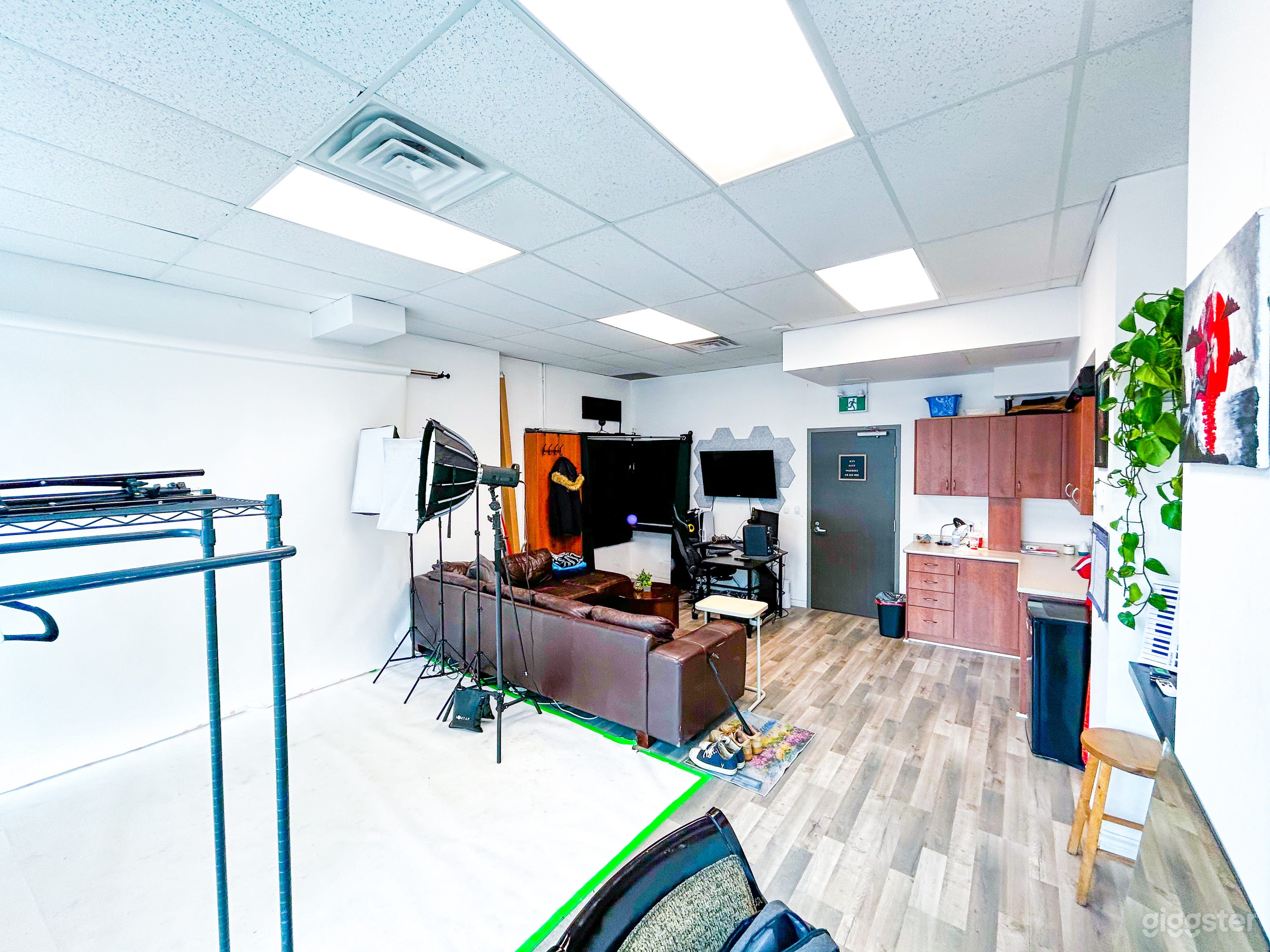 Creative Studio Space: Music &amp; Photography Photo 3