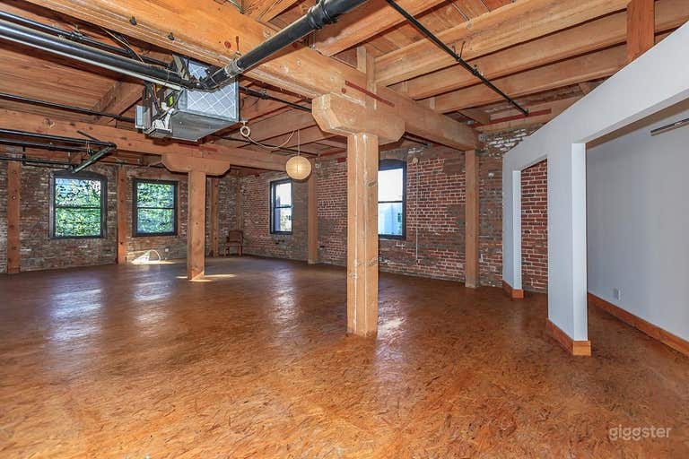  1220 SQFT Loft 200 