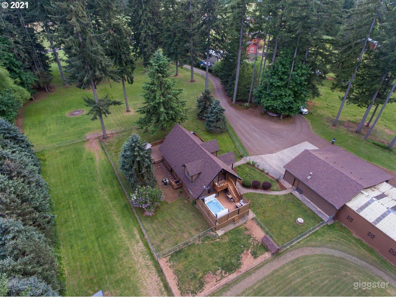 Well Maintained Farm House in Washington  Photo 2