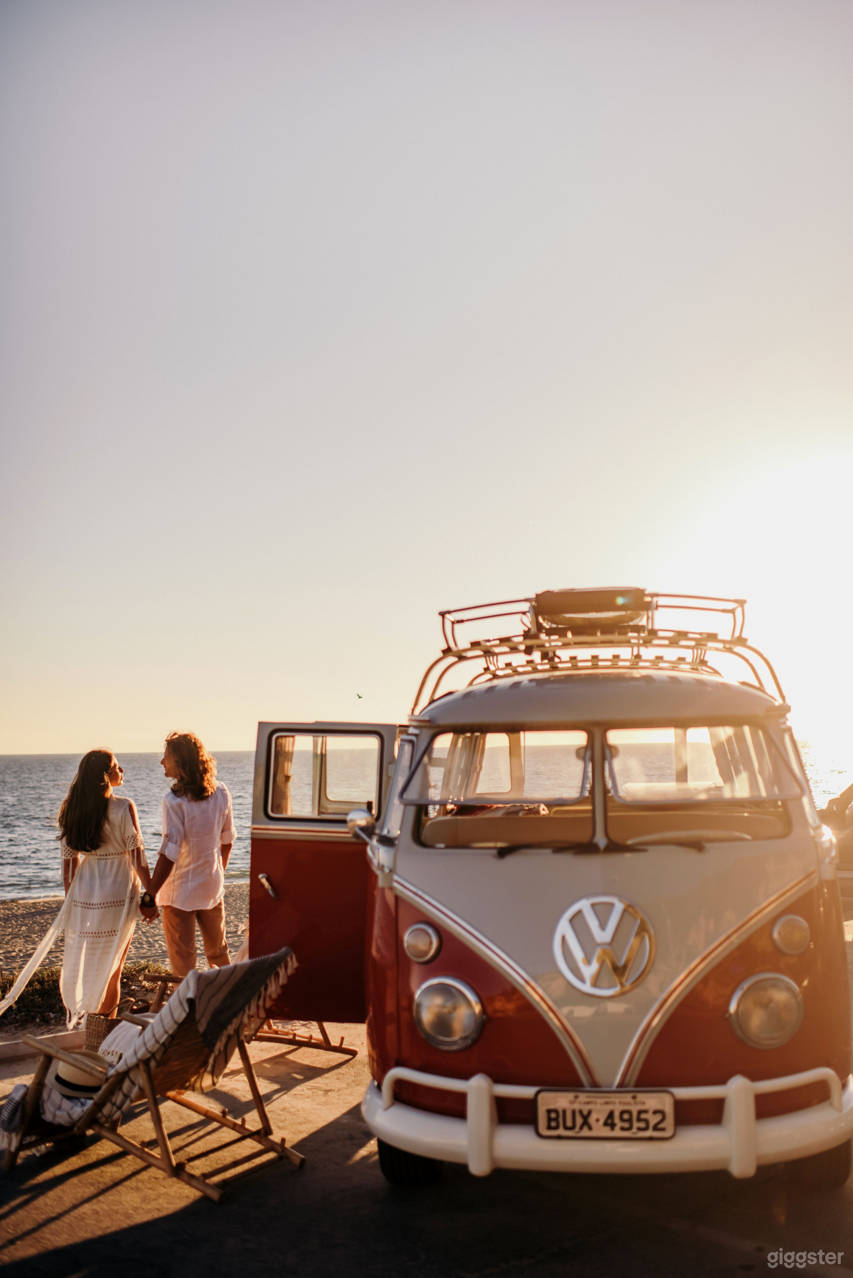 Vintage 1965 VW 23-Window Samba Bus Red color  Photo 2