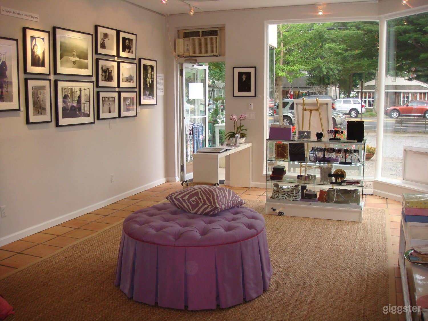 Photography and Gallery Studio Photo 1