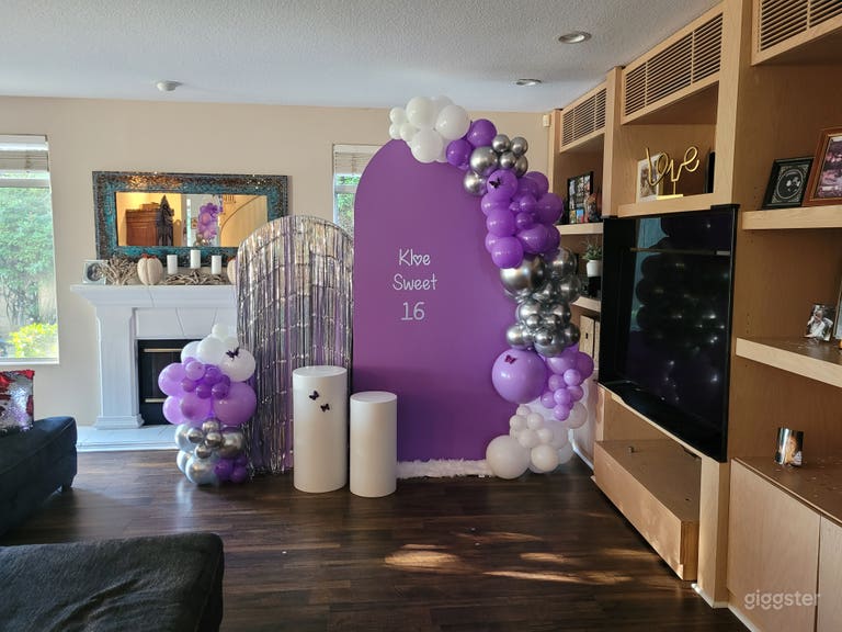  Modern, elegant home 