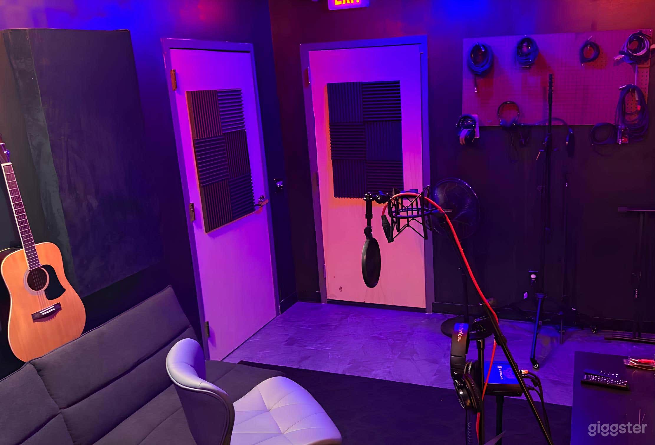 Recording Studio Room for Band Rehearsal Photo 4