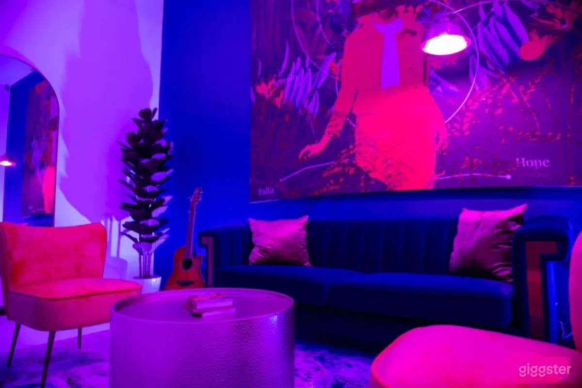 Unique Creative West Loop Studio Photo 4