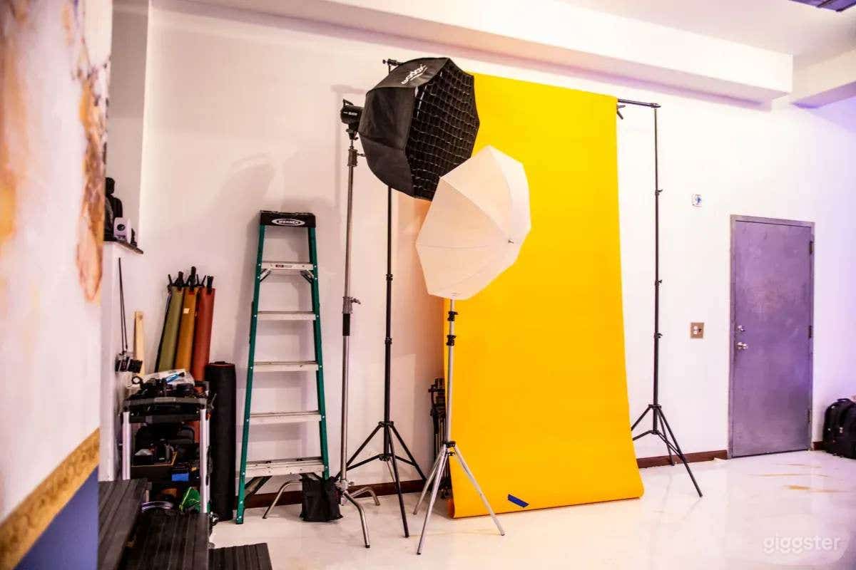 Unique Creative West Loop Studio Photo 3