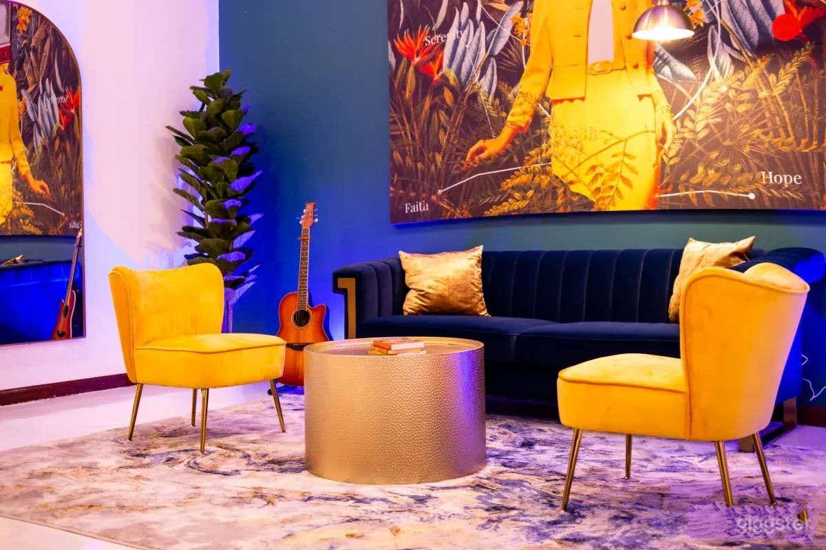 Unique Creative West Loop Studio Photo 1