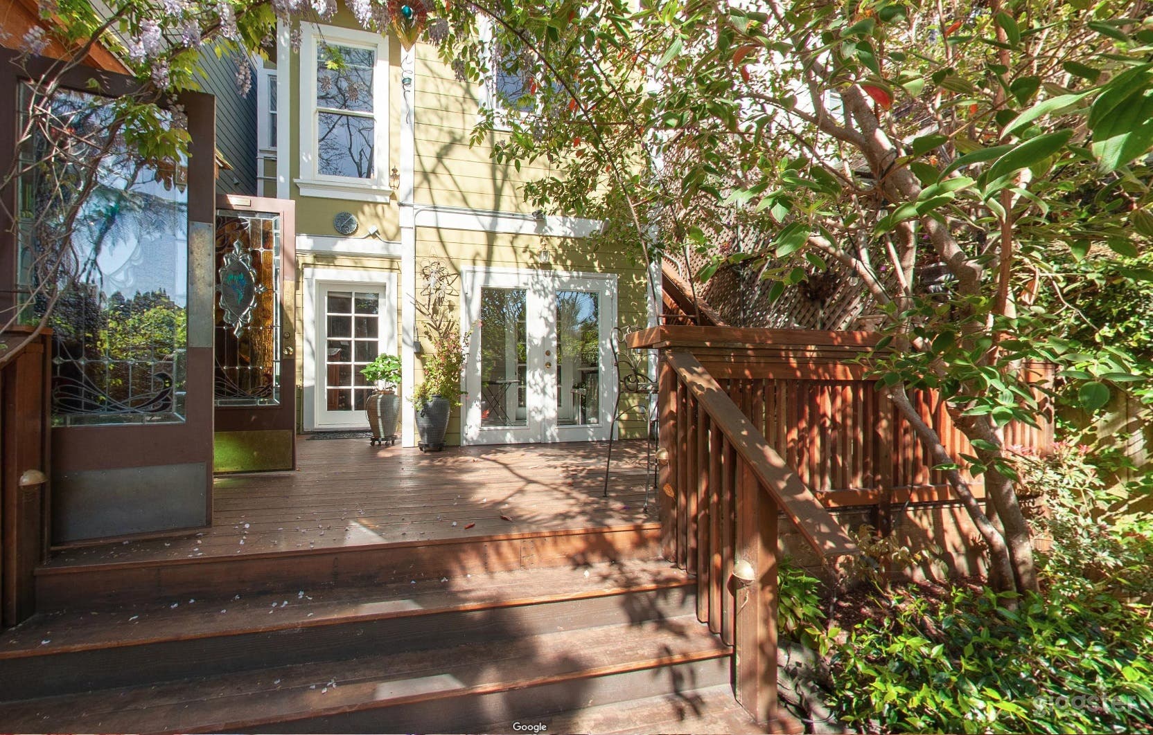 Delightful Garden Deck in San Francisco Photo 1