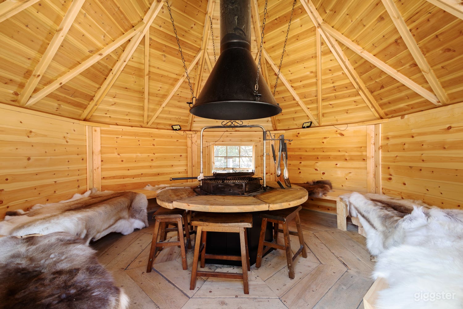 Unique, Colorful A-Frame Motel in Idyllwild CA Photo 4