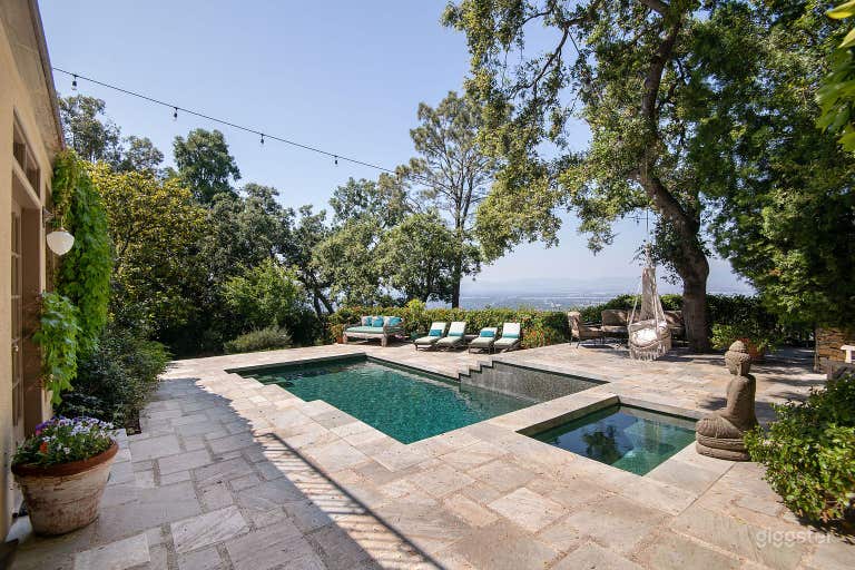  Zen Garden Pool with Mountain Views 