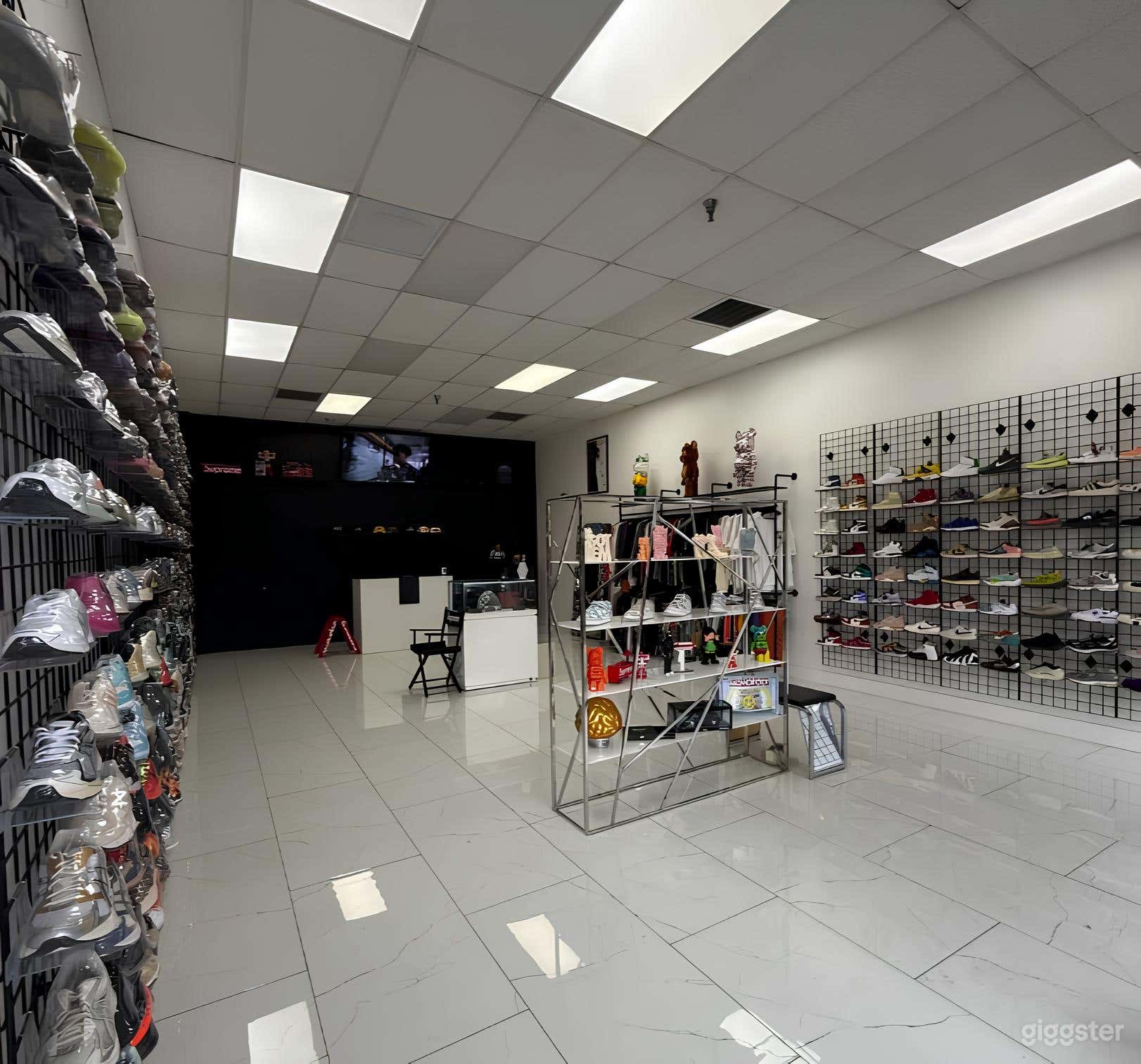 Modern Luxury Boutique Photo 2