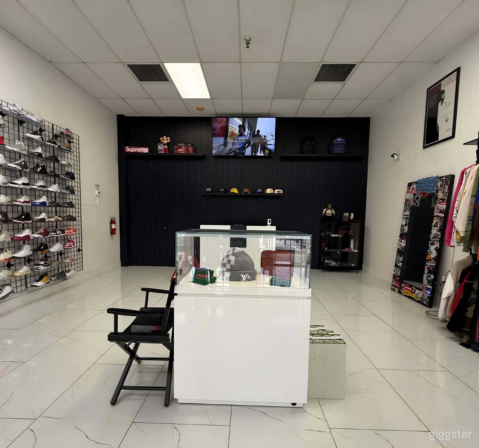 Modern Luxury Boutique Photo 4