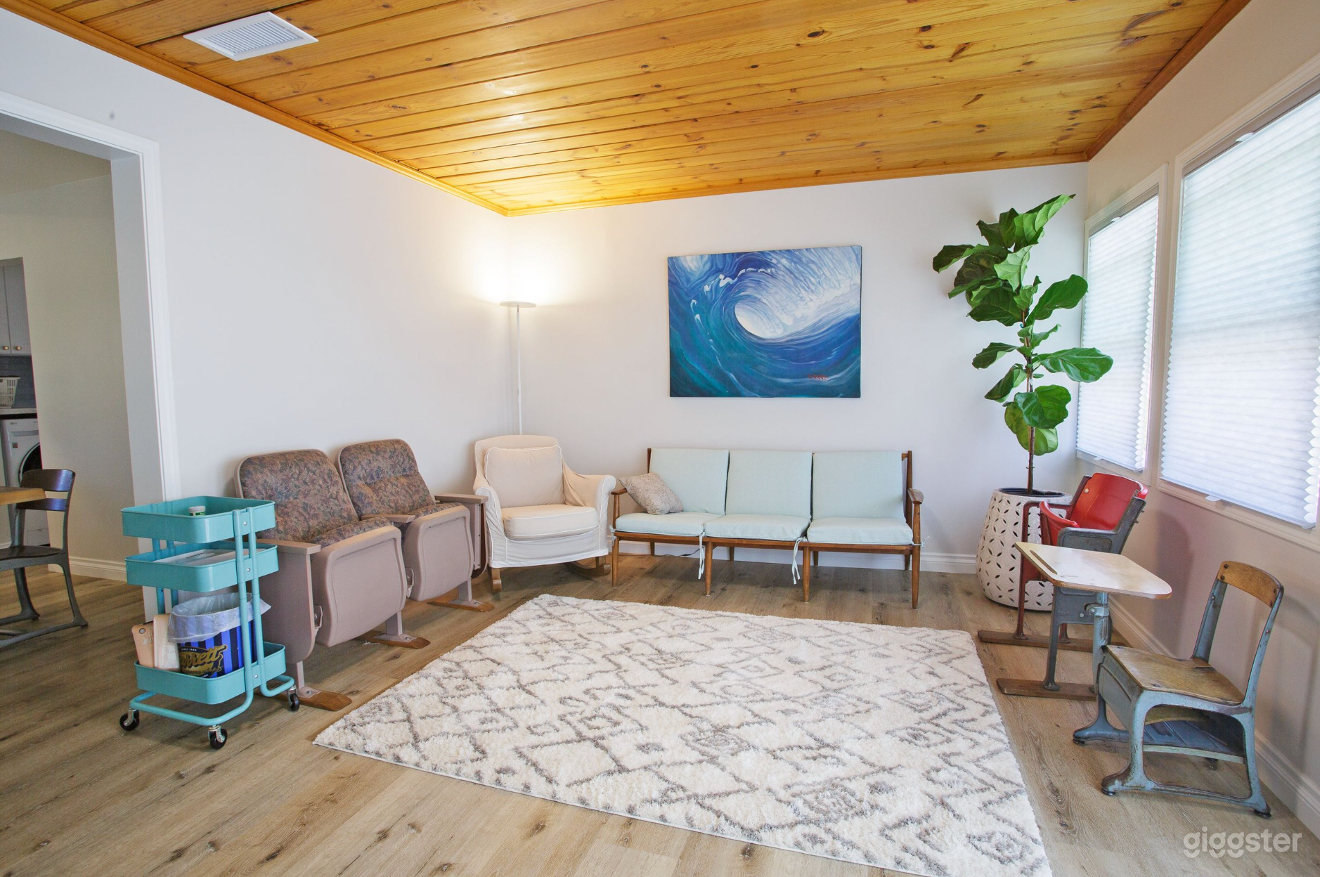 2023 Renovated mid-century ranch house by mountain Photo 1