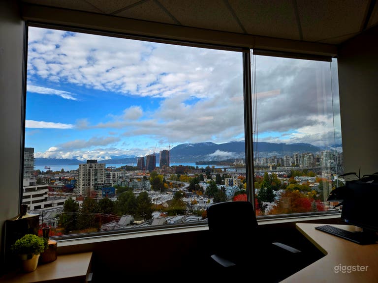  Executive Boardroom for 12 People 