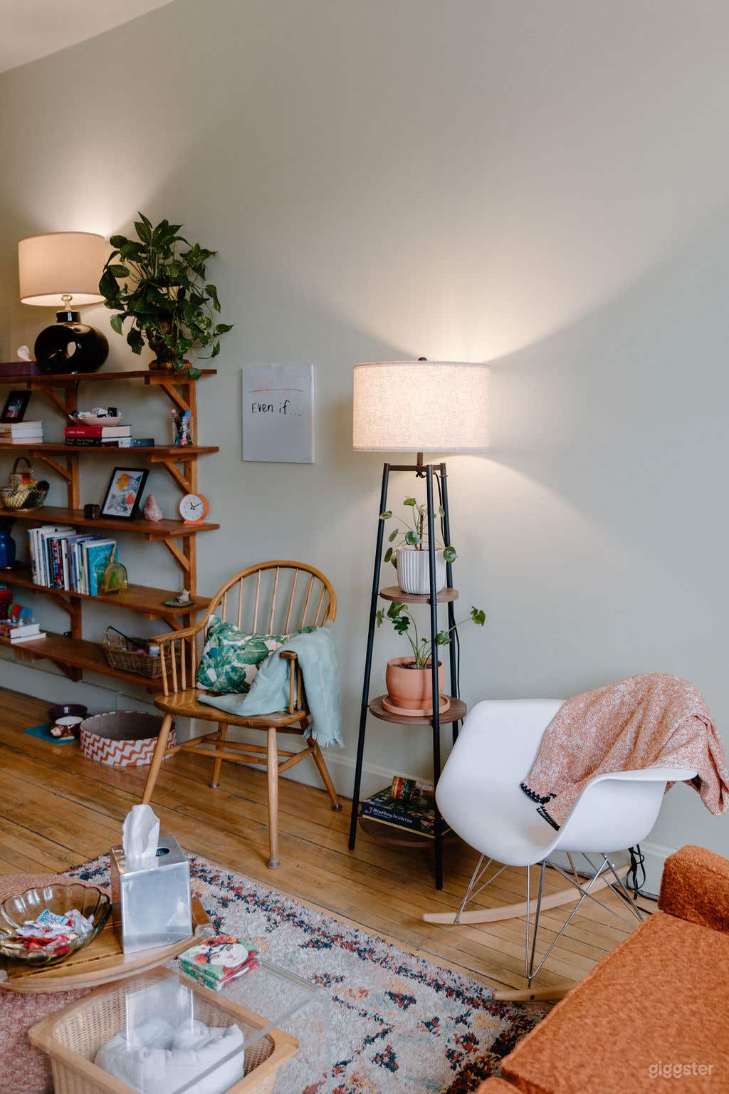 Beautifully Furnished Spacious, Sunny Therapist's Office Photo 3