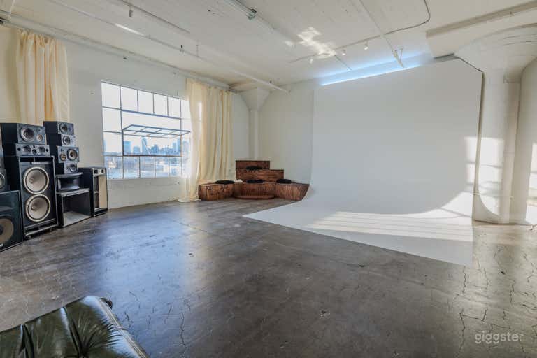  Photo Studio Natural Light, AC, Cyc Wall , FREE Lighting Eq. 