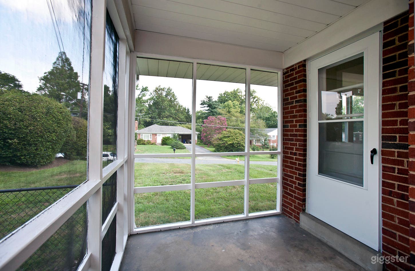 Post-War Split Level, Original Interior Photo 3