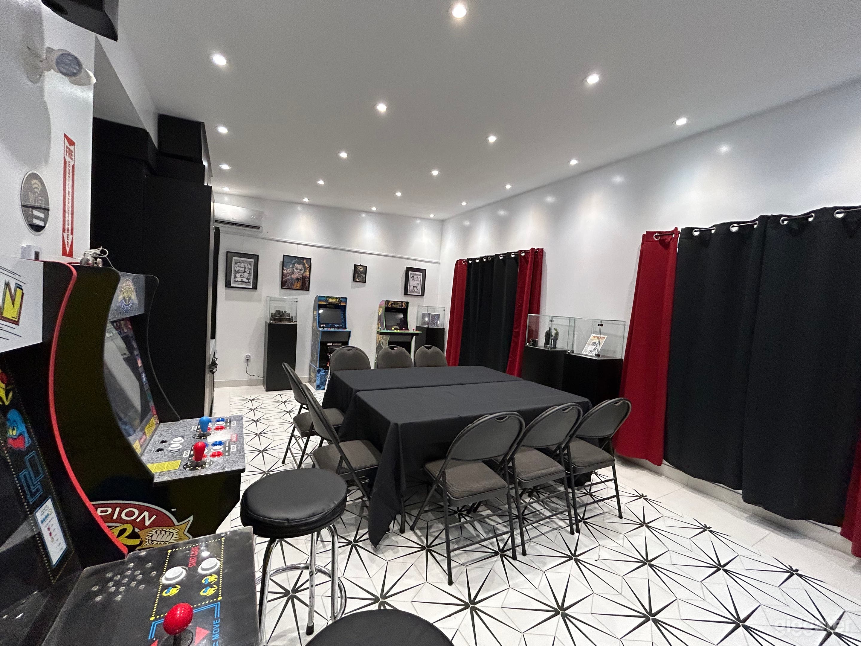 The brightest room small meeting mode.  Videogame arcades can be rented out for an additional fee. Red tablecloth also available.