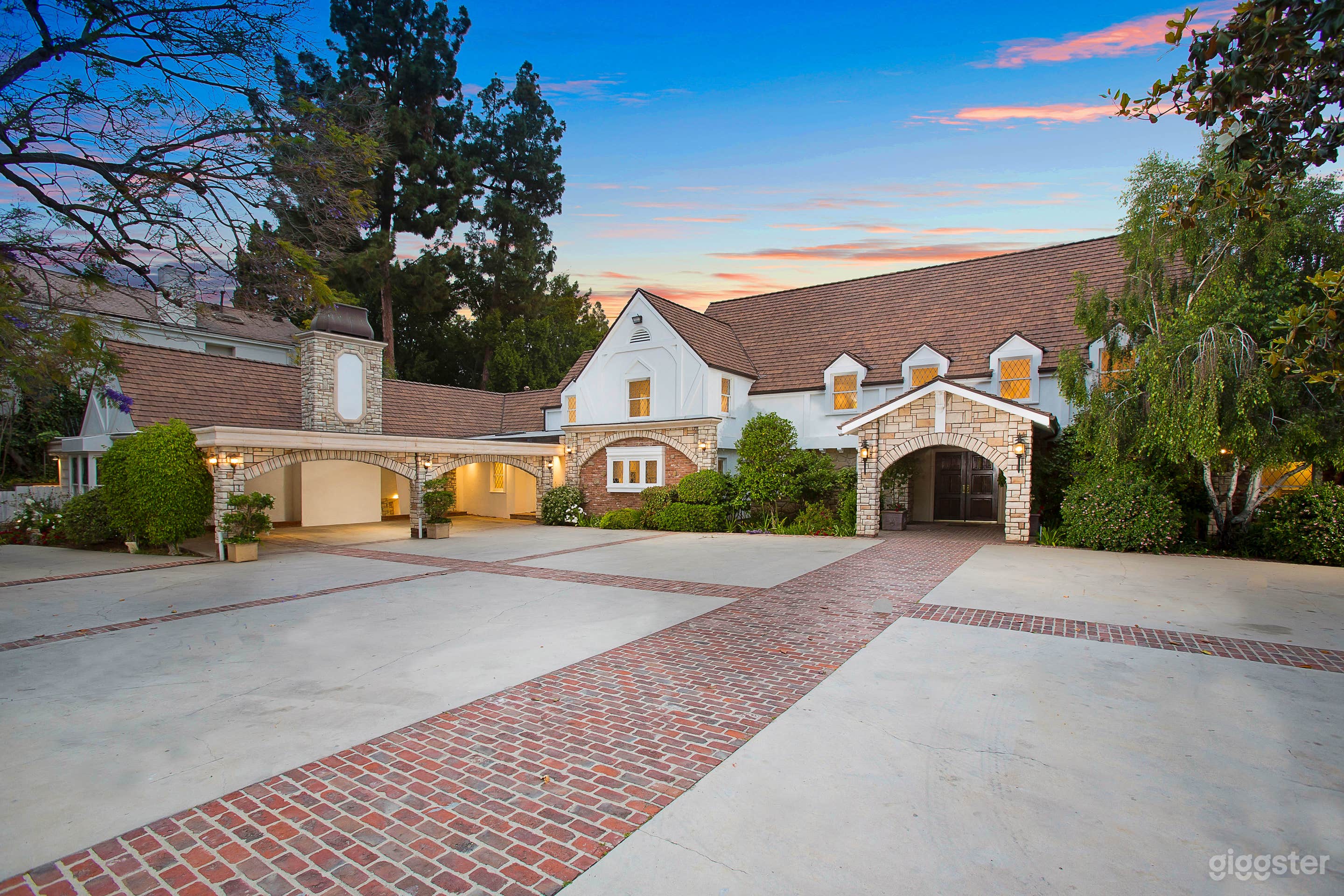 The King's Mansion Photo 1