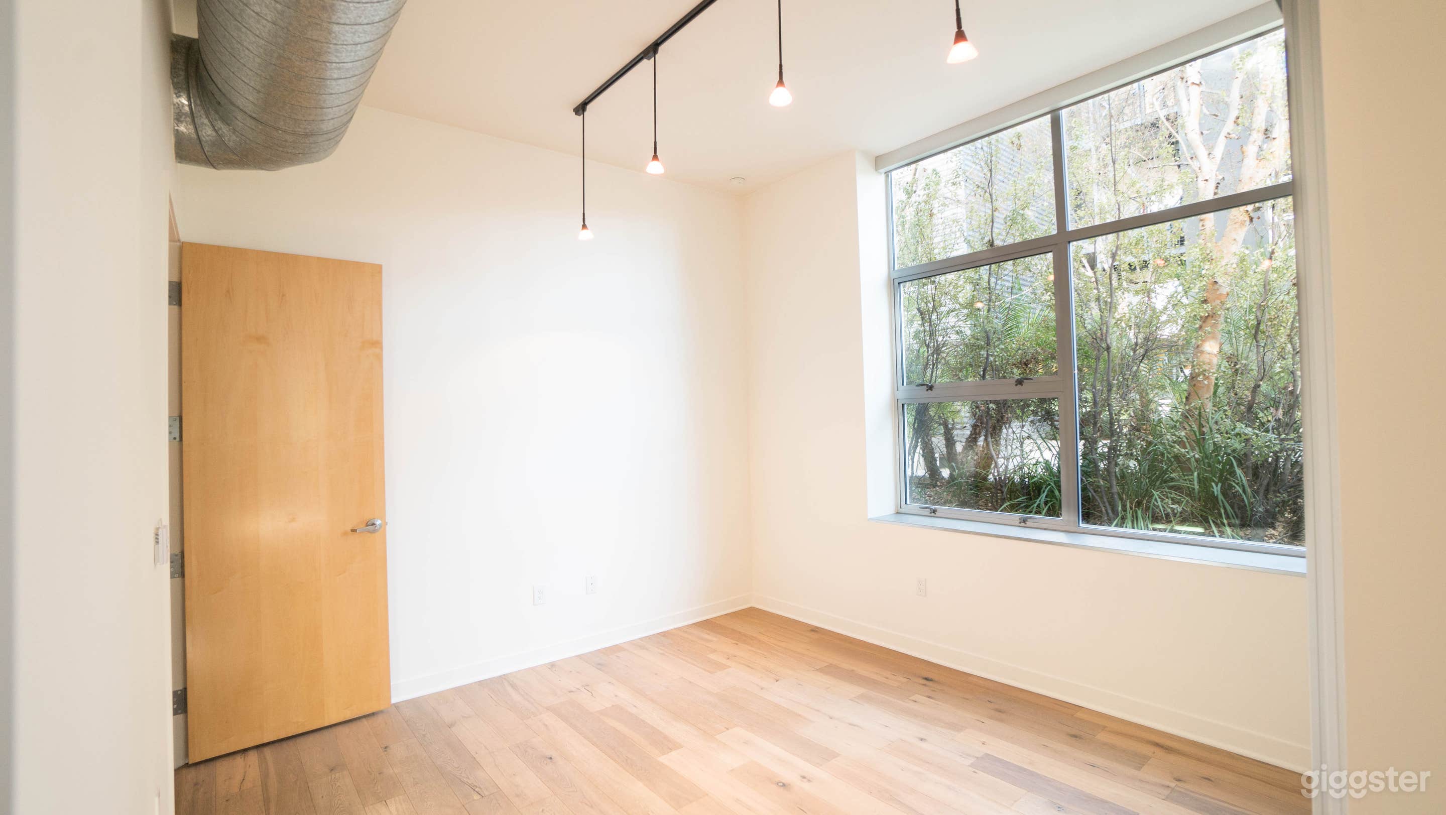 Industrial Loft Los Angeles  Photo 3