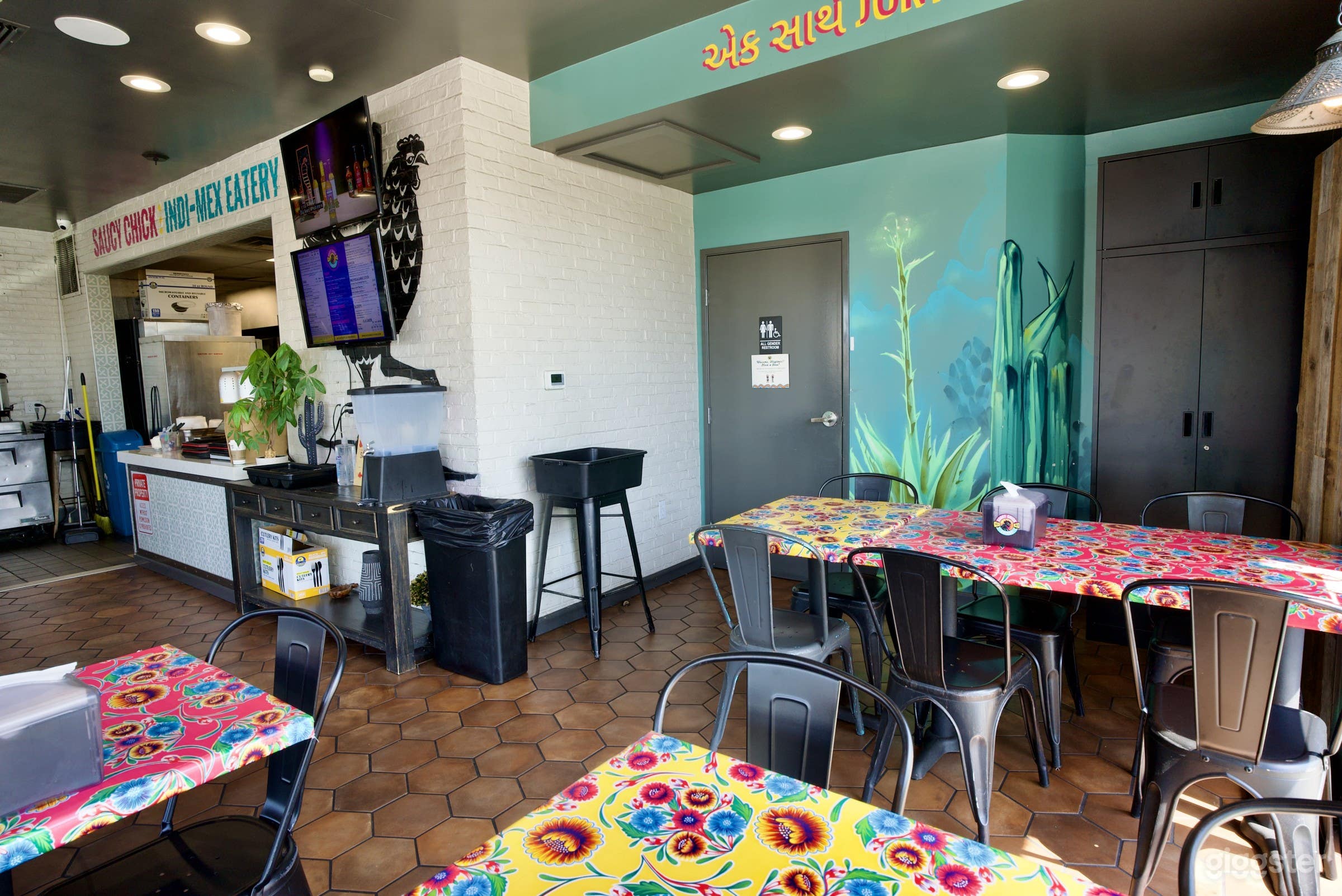 Colorful Pasadena Restaurant with Commercial Kitchen & Patio Photo 3