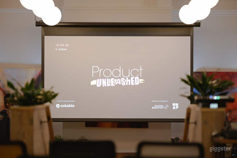  First Floor with Kitchen Perfect for Catering  