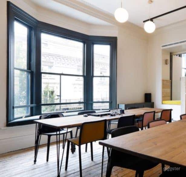 First Floor with Kitchen Perfect for Catering  Photo 2