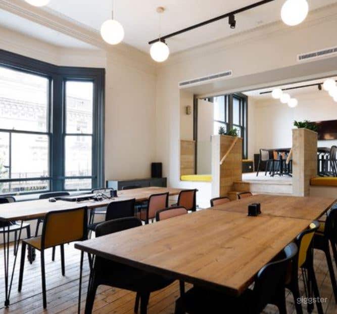 First Floor with Kitchen Perfect for Catering  Photo 3