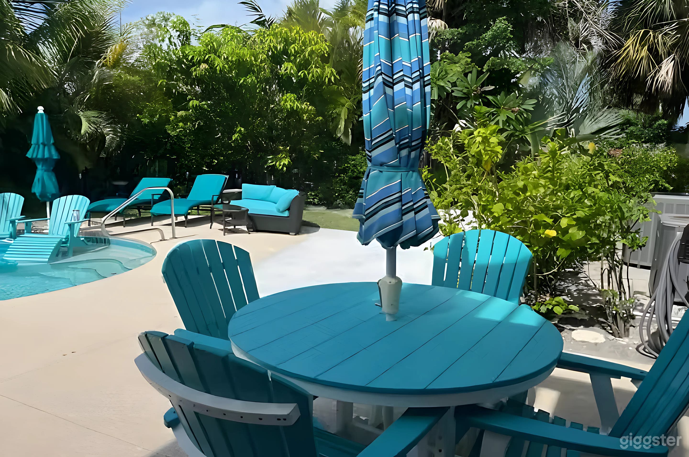 Relaxing Outdoor Pool/Spa &amp; Lush Tropical Gardens Photo 3