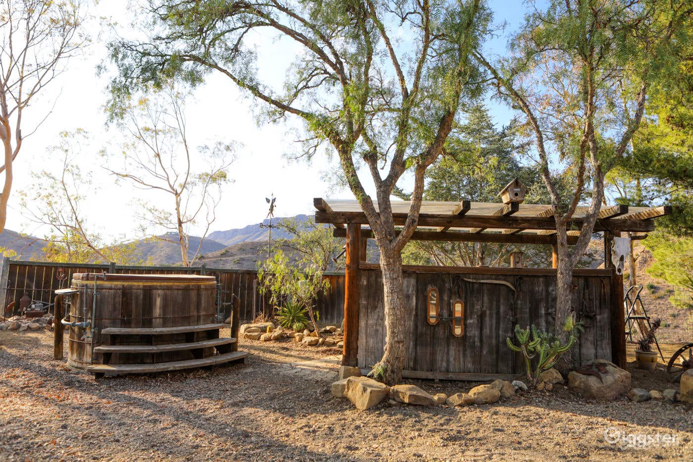 Distinctive Cowboy Hot Tub Photo 2