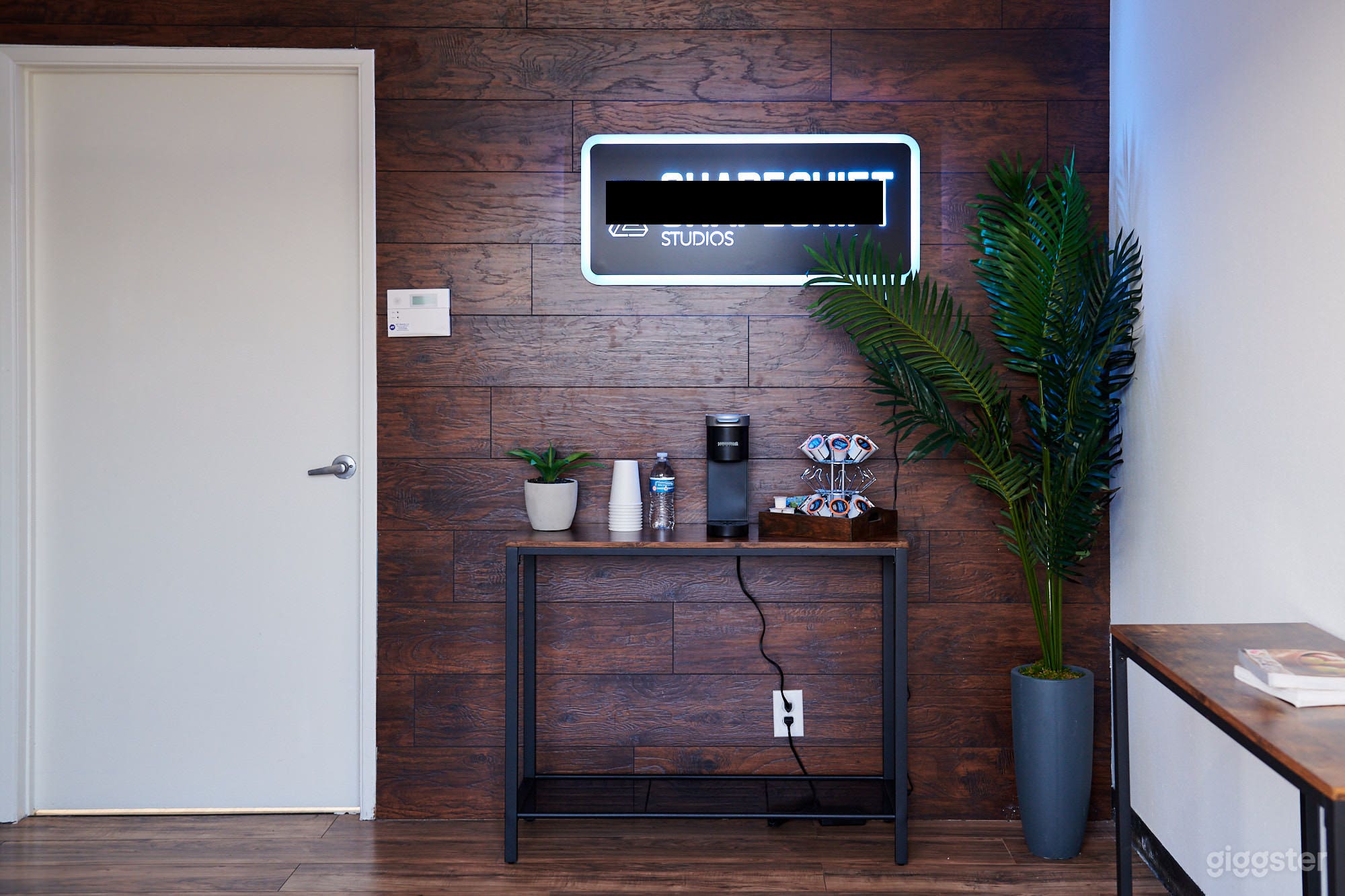 Spacious and Fully-Equipped Private Photo Studio Photo 2