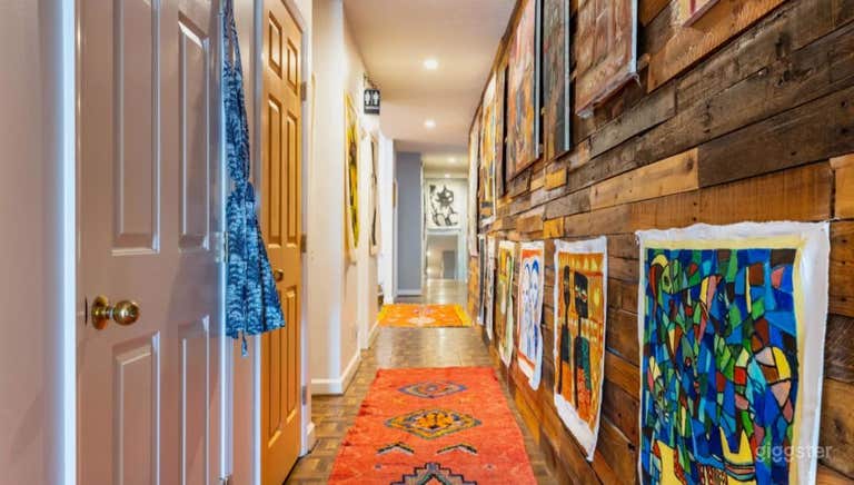  Spacious Art Haus and Art Gallery (BUYOUT) 