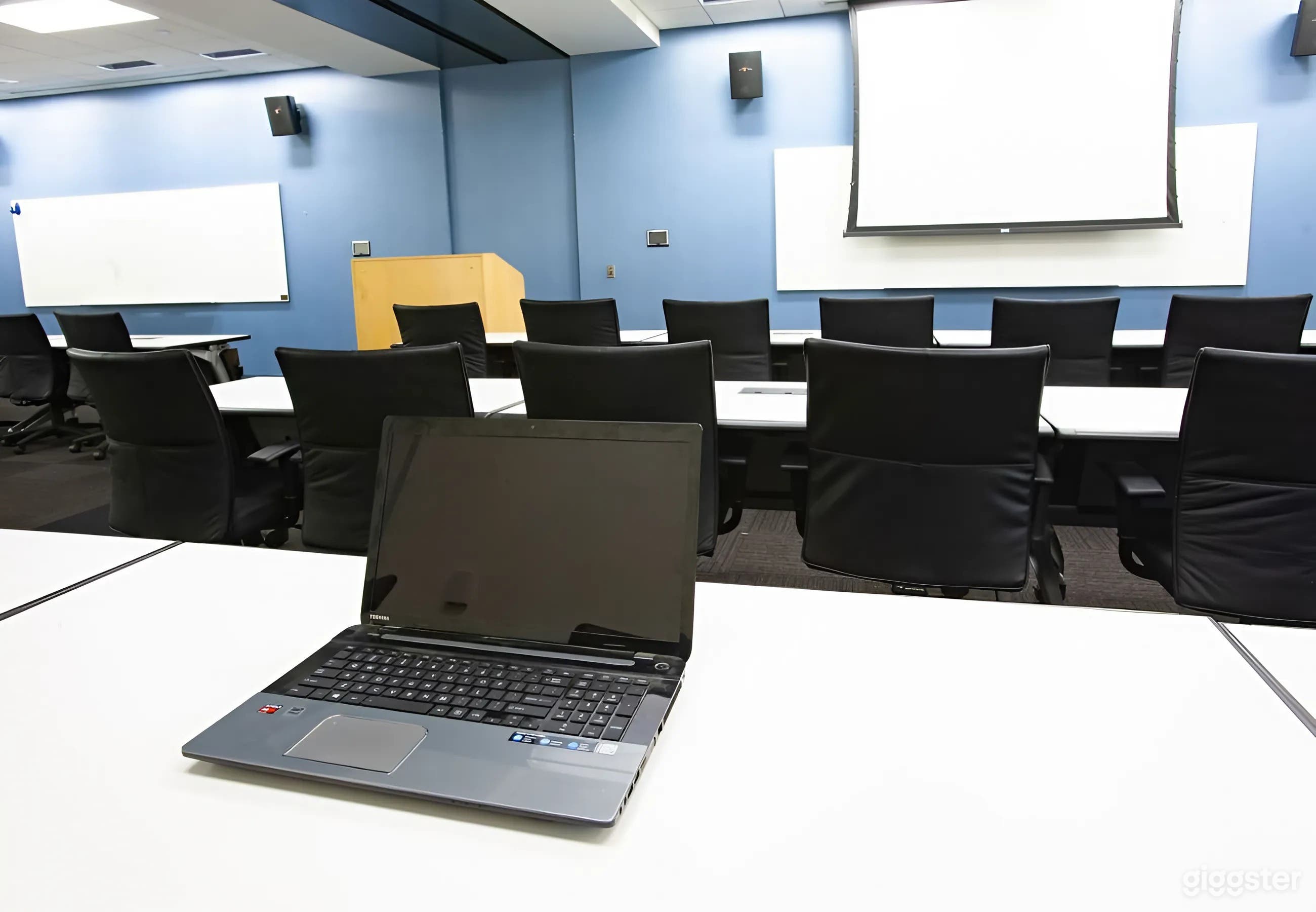 Spacious Classroom | Seats Up to 80 | WiFi & AV Equipped Photo 3