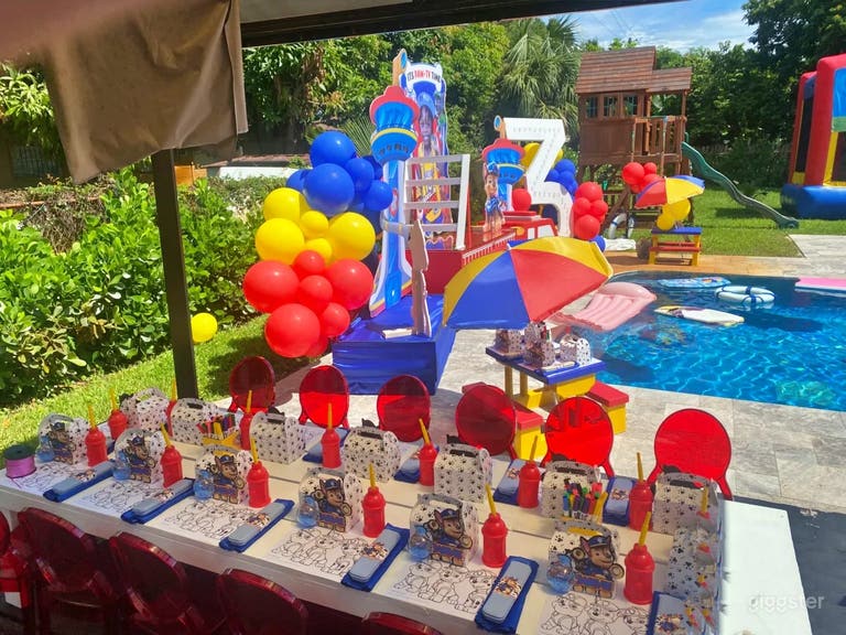  Party Poolside, Spa with Bar 