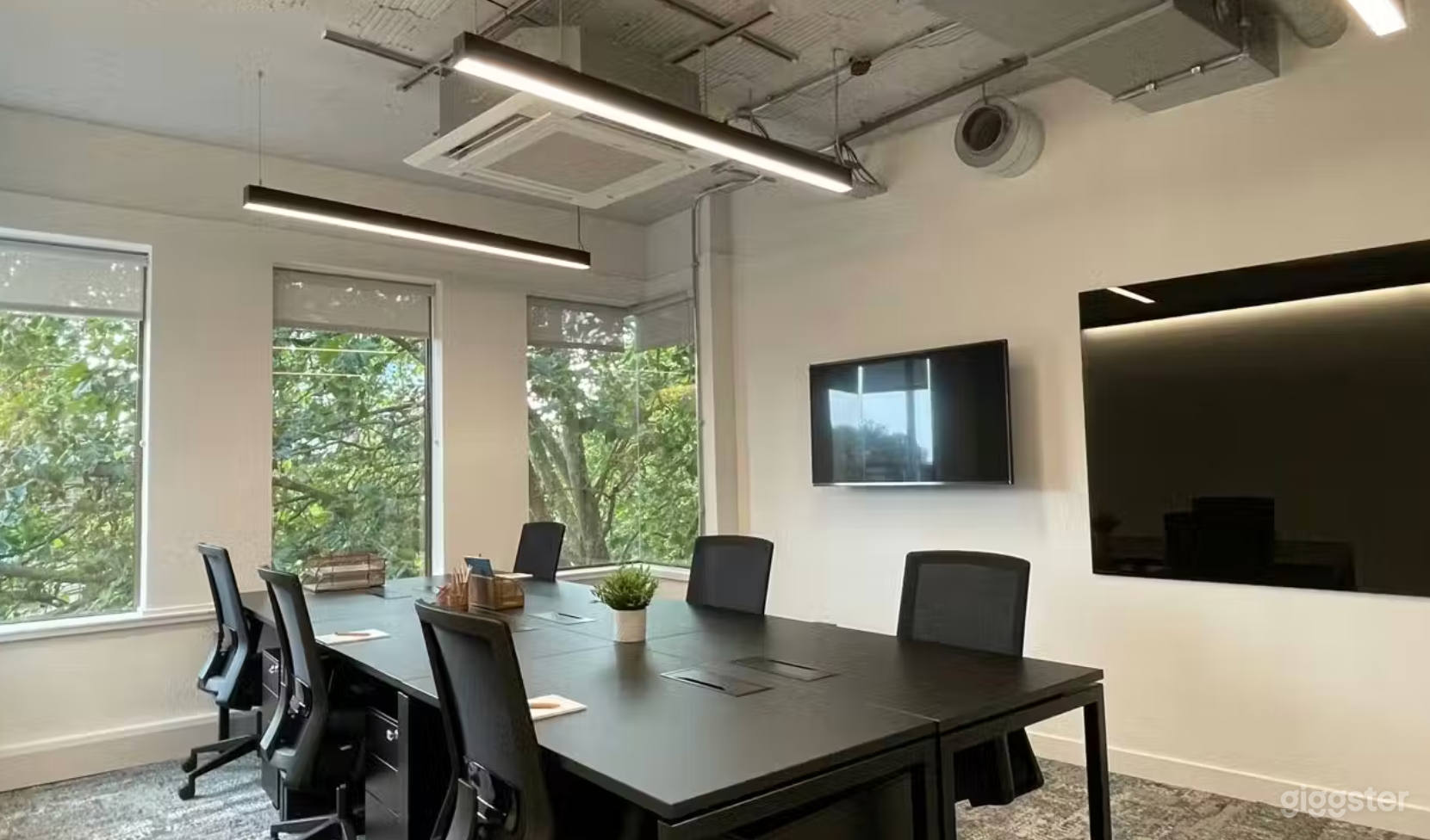 Newnham Meeting Room for 8 Persons  Photo 2