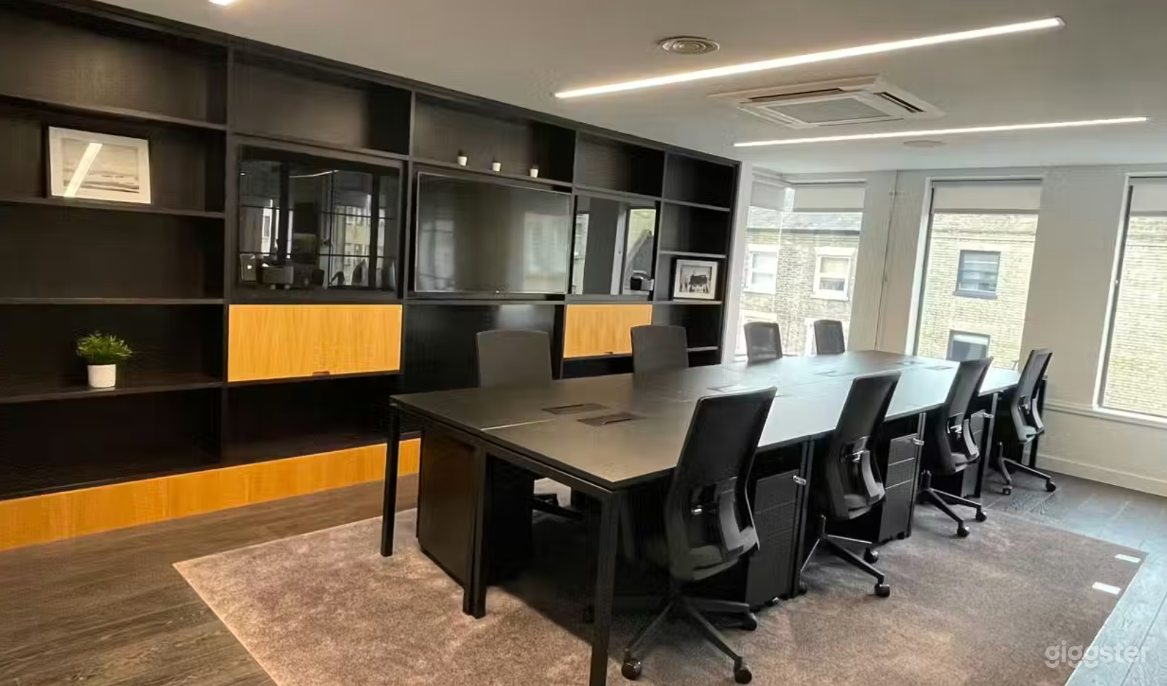 Newnham Meeting Room for 8 Persons  Photo 3