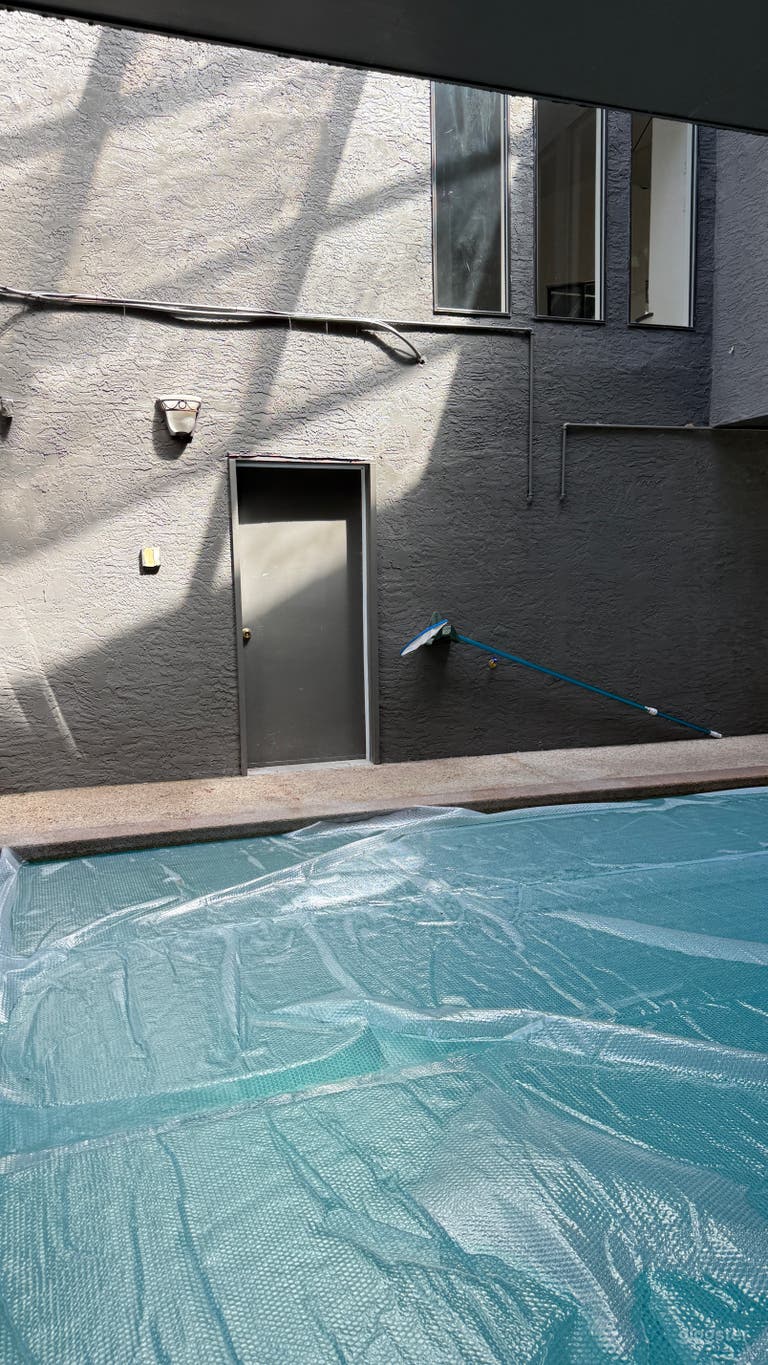  Piscina privata coperta 