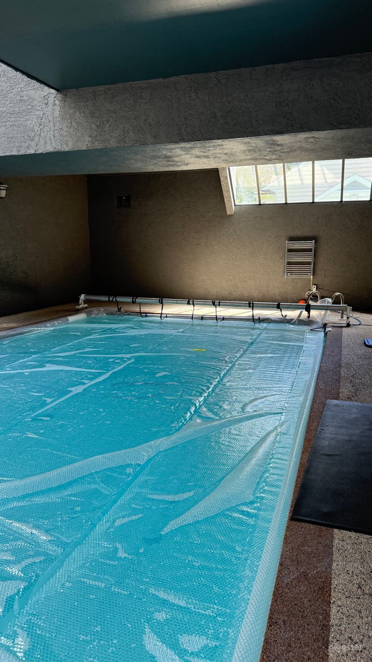  Piscina privata coperta 