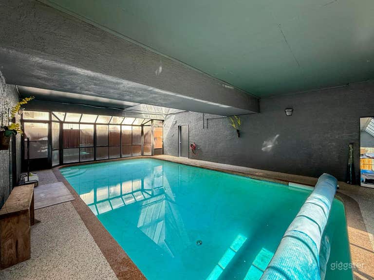  Piscina privata coperta 