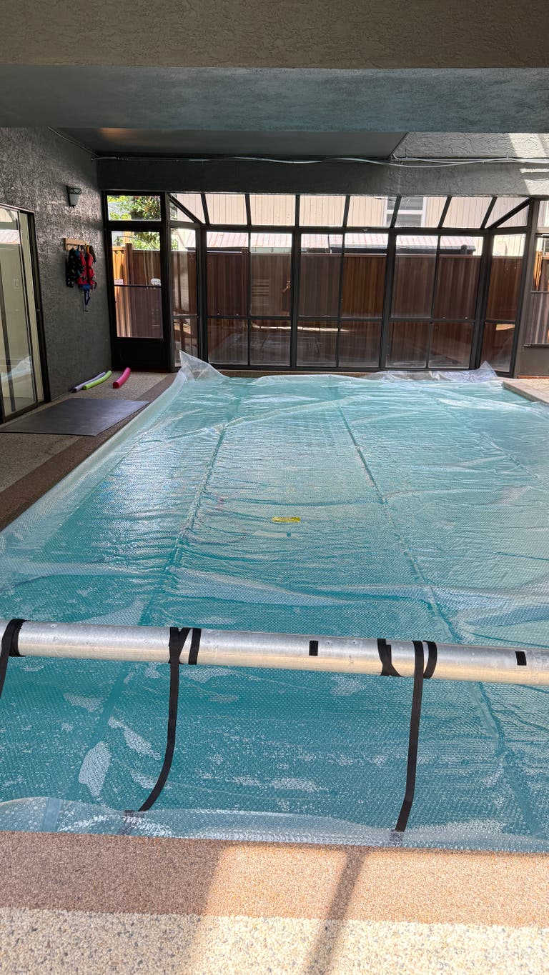  Piscina privata coperta 