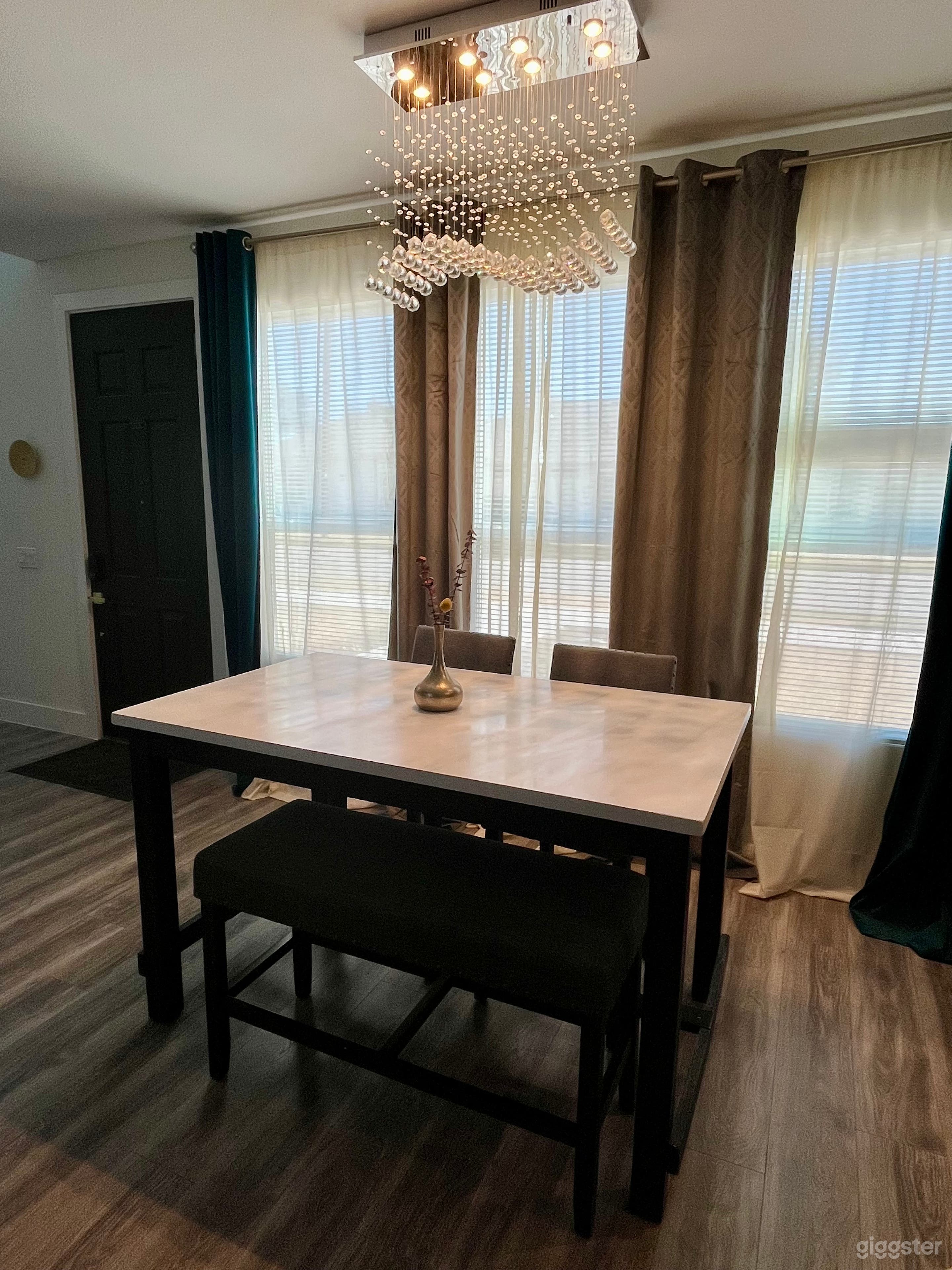 Contemporary Two-Story Photo/Film/ Events — Instant Book Photo 3