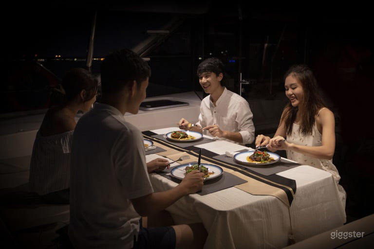  4hr Luxury and Spacious Catamaran Charter 