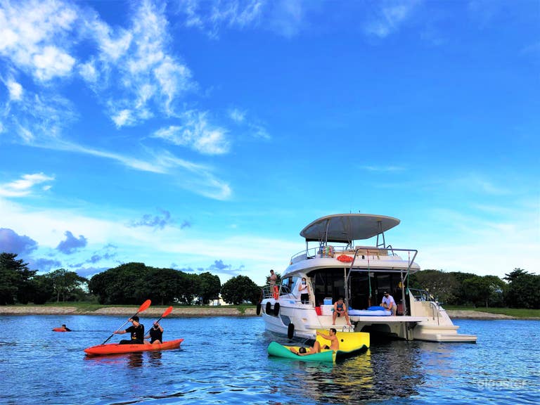  4hr Luxury and Spacious Catamaran Charter 