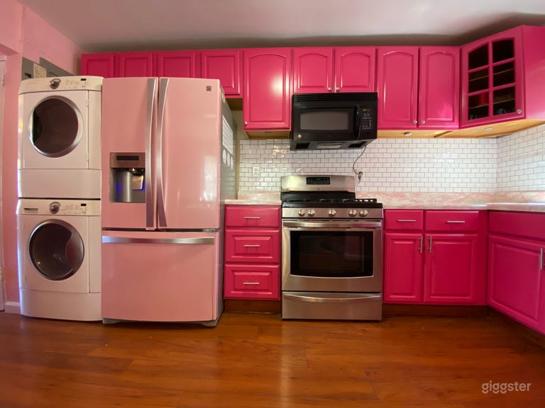 Plenty of amenities such as the in-unit washer and dryer. 